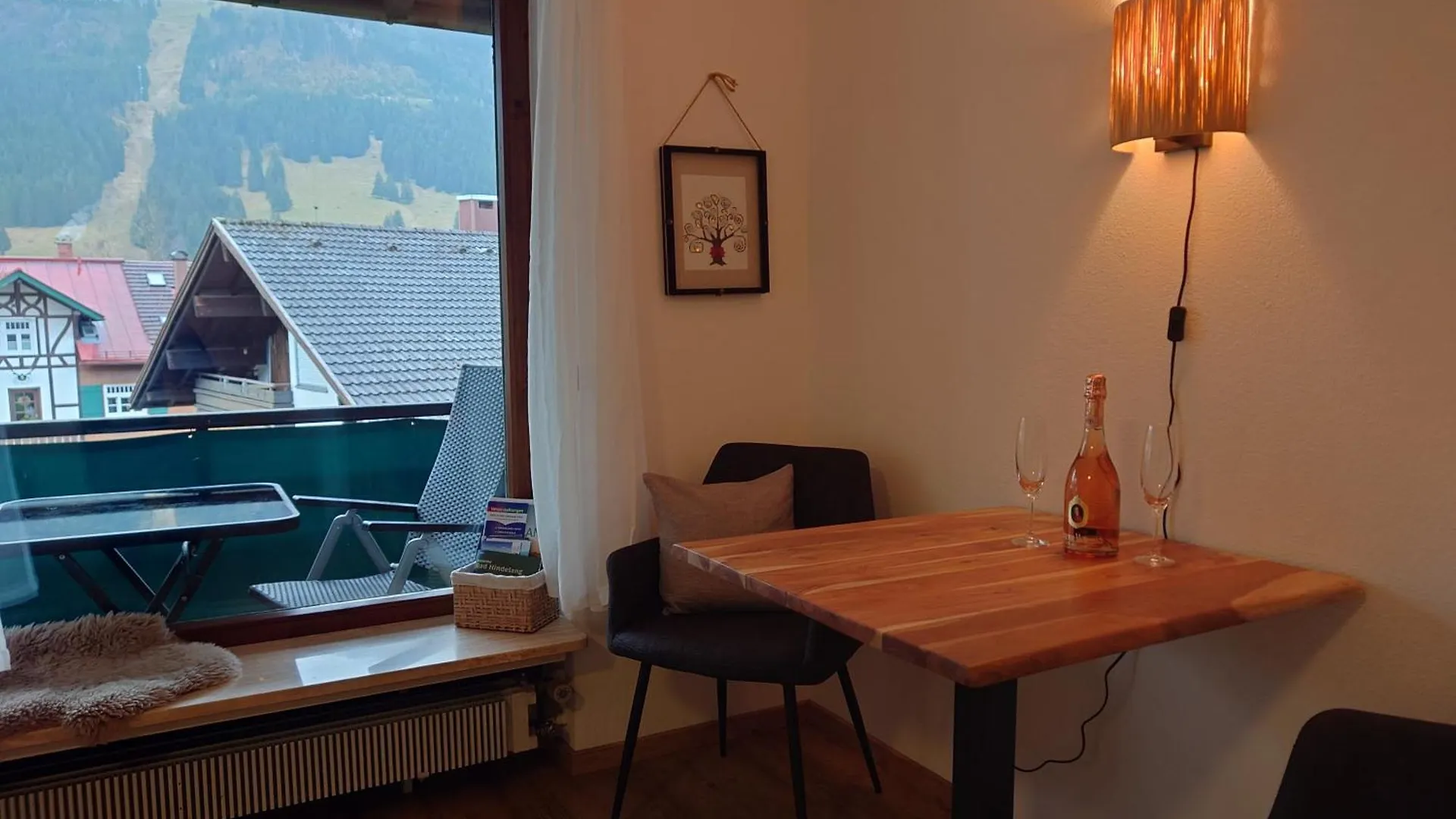Apartment Hindelang Hideaway, Newly Renovated, Southern Balconies, Central Location Bad Hindelang