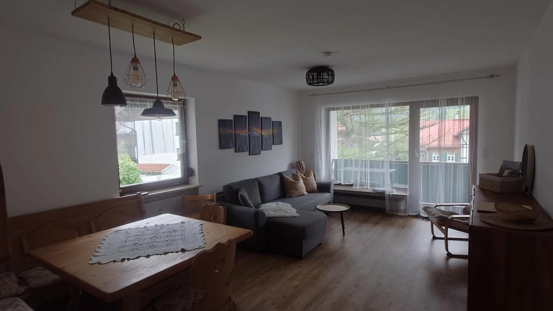 Apartment Hindelang Hideaway, Newly Renovated, Southern Balconies, Central Location Bad Hindelang